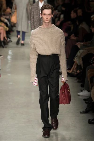 Look 57